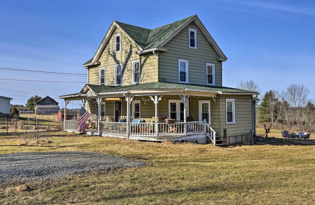 Narrowsburg Farmhouse Hideaway on 2 Acres w/ Pond!