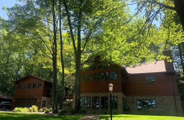 Natalia's vacation cottage-Minocqua vacation- Wisconsin Vacation- House on lake