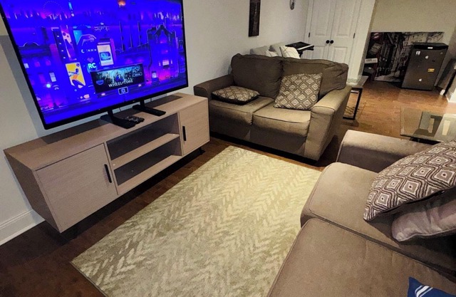 Nathan’s One Bedroom Suite