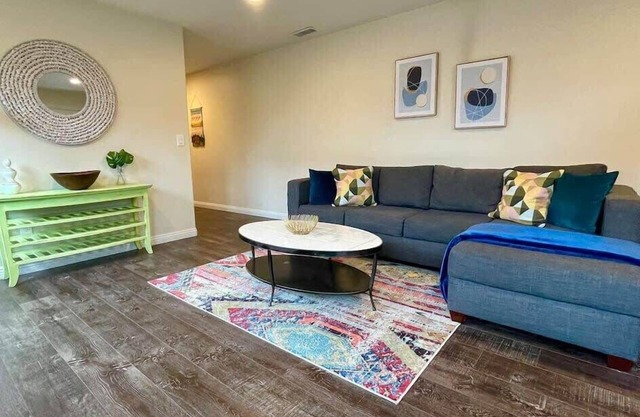 National City Gem! 3 BD/2.5 BTH
