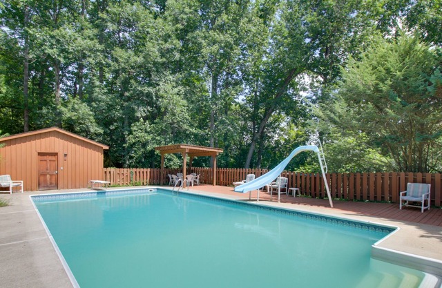 Natural Bridge Retreat w/ Private Outdoor Pool!
