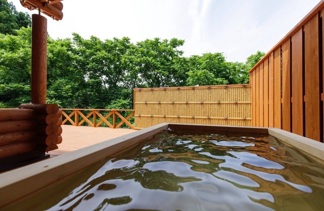Natural HotSpring with Loghouse / Hakusan Ishikawa