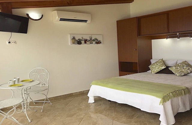 Perla Studio 1084 / AL