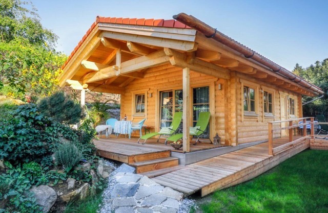 Naturally secure - romantic wooden chalet with comfort & charm