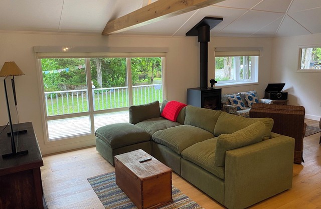Nature Lover's Waterfront Retreat Near Kingston