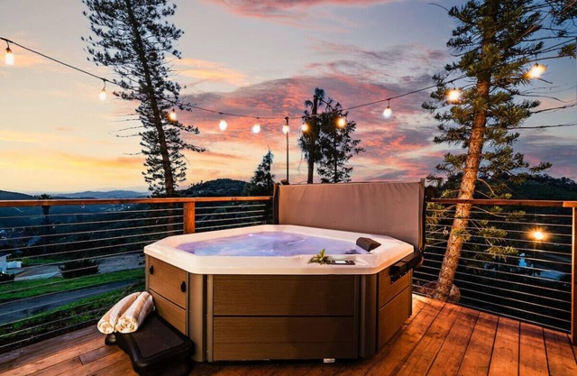 Nature Retreat w/ Hot Tub, Fire Pit and Privacy