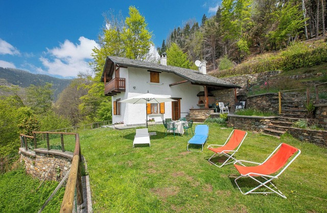 Lake View Chalet, Caprezzo, Italy
