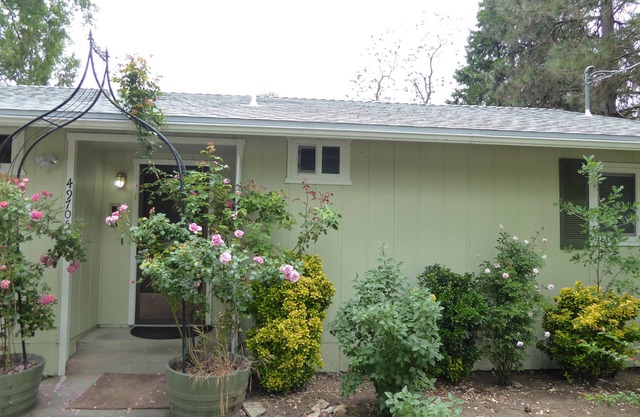 Nature's Neighborhood Bungalow - Entzückende 10 Meilen nach Yosemite