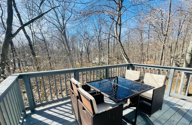 Nature's Paradise! 45-minute drive from Manhattan