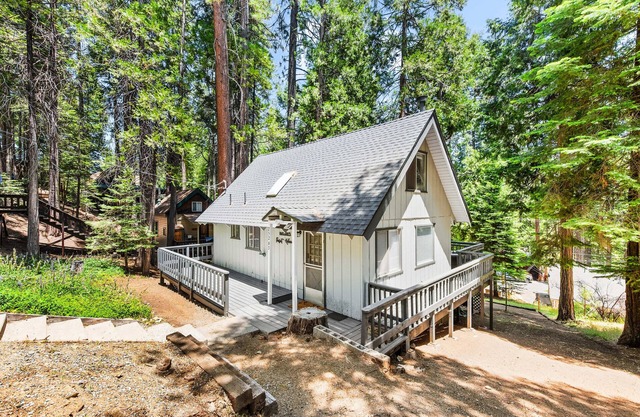 Nature's Perfect Hideaway in Long Barn near Pinecrest Lake and Dodge Ridge