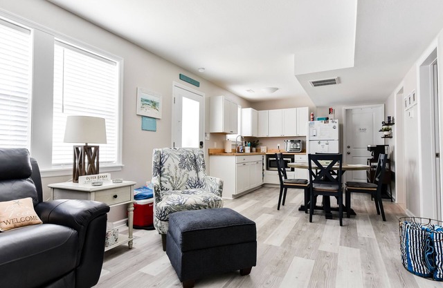 Nauti Beaches 2 KING Bedroom Apt located in KDH - MP7, sleeps 4