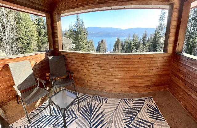Nauti Cabin - Anglemont, BC. North Shuswap