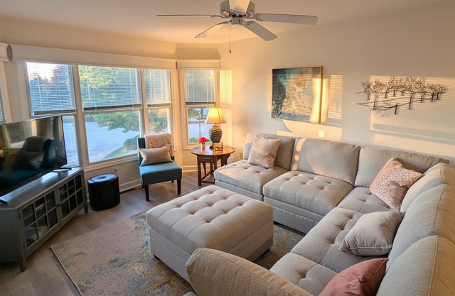 Navigate Manistee for beaches, pools, & outdoor adventure!