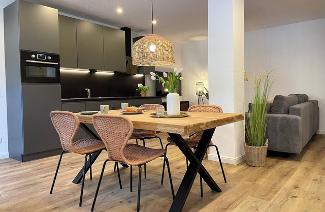 NB 4- Luxuriöse Ferienwohnung mit privater Sauna und Whirlpool-Badewanne