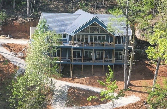 BRAND NEW BEAUTIFUL LAKE FRONT HOME