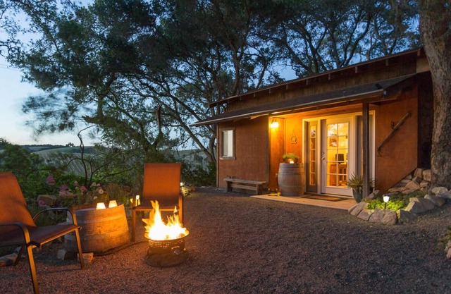 1930's Coach House Cottage im Herzen der Weinregion mit Blick auf den Weinberg