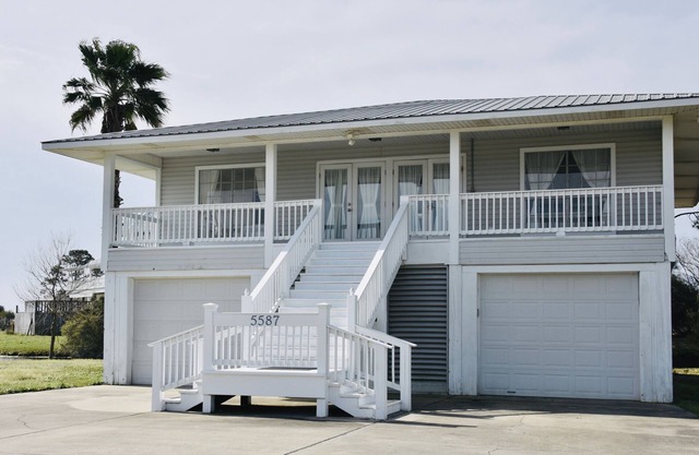 Entspannendes Cottage am Wasser mit Zugang zum Strand