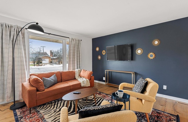 NDU Getaway: Movie/Game Room - Backyard