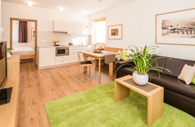 Neue , komfortable Ferienwohnung im Wander- und Bikerparadies Meraner Land, 65qm