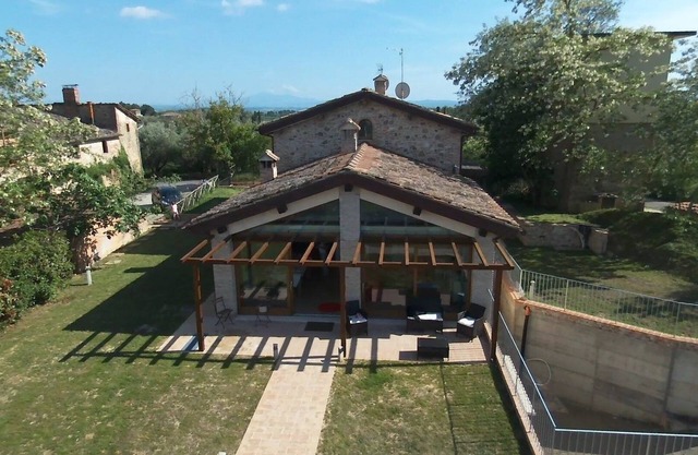 Neu renoviertes Haus umgeben von Chianti 9 km von Siena entfernt
