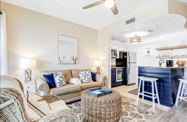 Near 30A, 2nd Floor condo with Lake View, Private Beach with Chair Service
