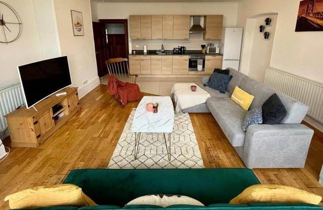 Near Beach 3 BR Apartment