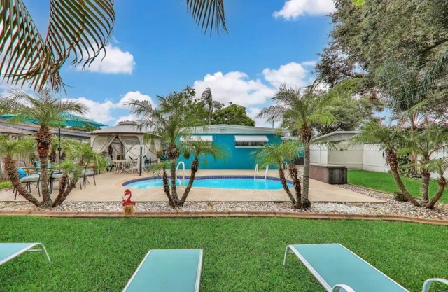 Near Clearwater🏖🏄Home❤️Pool🏊King Bed🛌Parking🚘