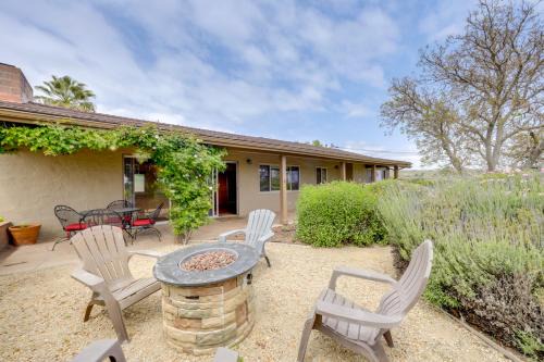 Near Eats and Wineries Paso Robles Home with Patio!
