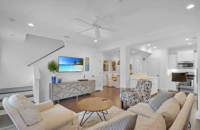Mariners Landing 3 bed/2.5 bath townhome- Beautiful!