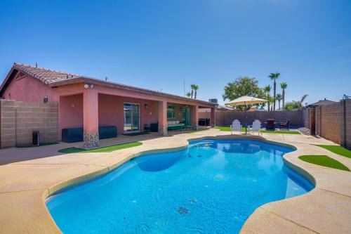 Near Golf Courses Poolside Paradise in Yuma!