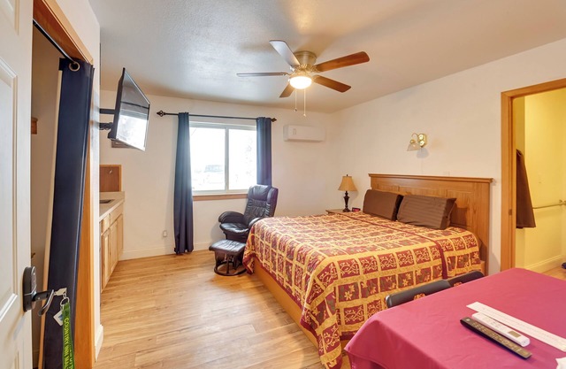 Near Golf & Trails: Malta Retreat w/ Shared Grills