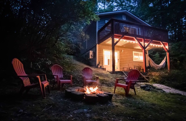 Cozy & Modern Hiking Retreat, WiFi, Gorges State Park