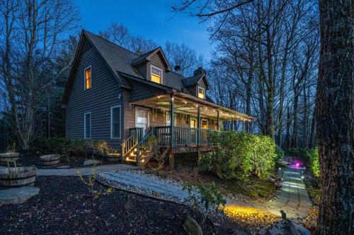 Near Highlands 36-Acre Scaly Mountain Lodge