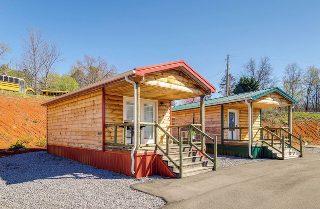 Near Hiking & Biking: Newport Cabin in the Smokies