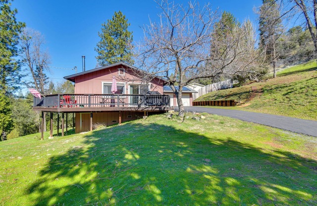 Near Hiking & Fishing: Tuolumne Cabin w/ Deck