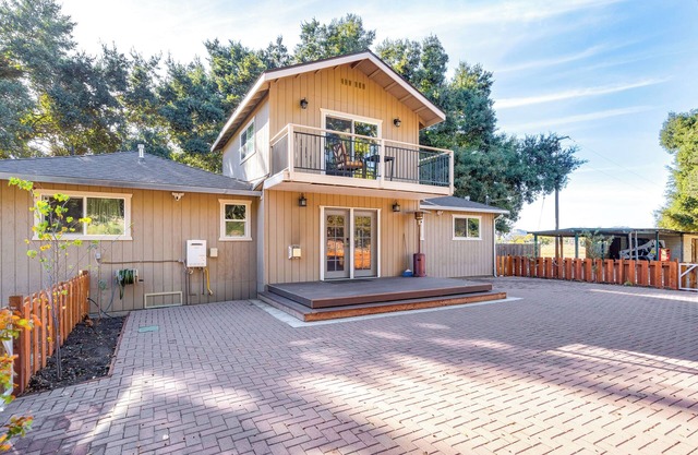 Near Hiking & Golf: Cozy Cottage in Morgan Hill!