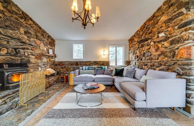 Near Hiking: Pet-Friendly Sierra Valley Gem