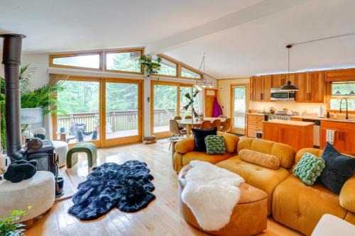 Near Hiking Renovated 4-Acre Berkshires Retreat!