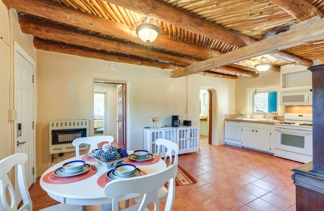Near Hiking & Skiing: Mora Cottage w/ Mtn Views