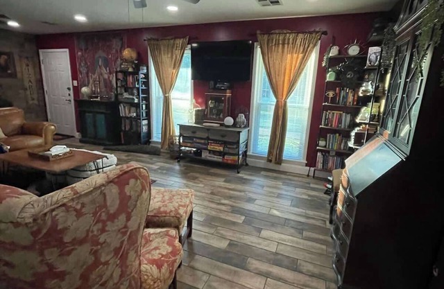 Near LSU/Health district 3BR/2BA House, quiet area