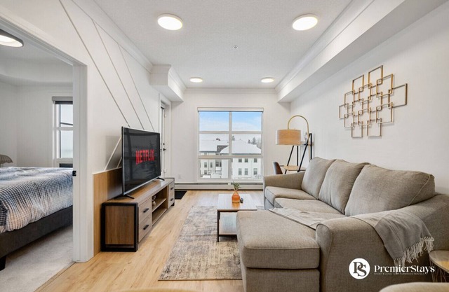 Near MRU & Downtown » Free Parking » Sleeps 4