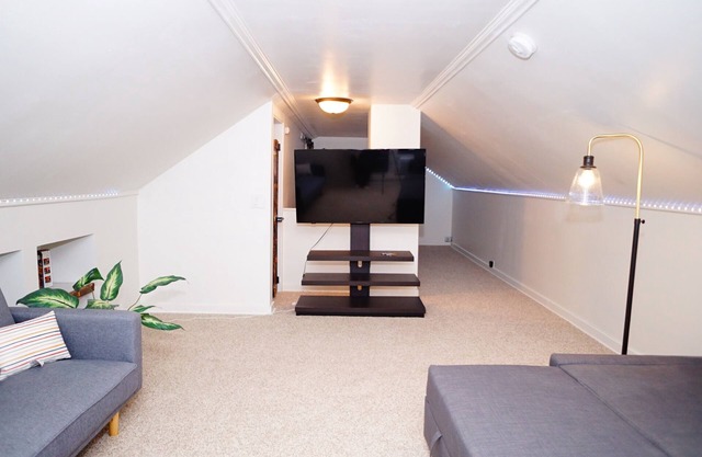 Near MSP Comfy Home 3 BD/1 Bath