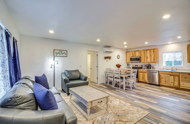 < 1 Mi to Ocean: Hot Tub Haven in Gold Beach