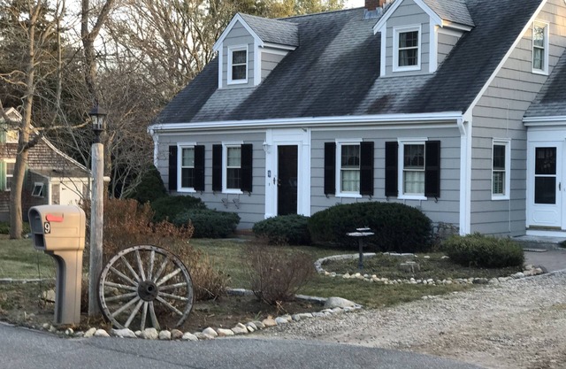 Near Old Silver Beach Falmouth-Private entrance, private bedroom & shared bath