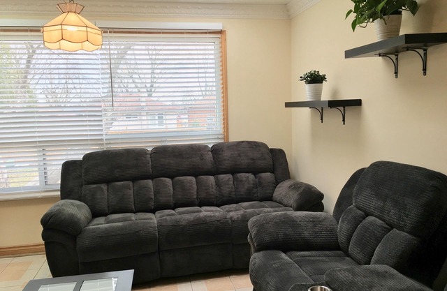 Near Pearson Airport Master Room with Two queen Bed Private Bathroom-Rm 201