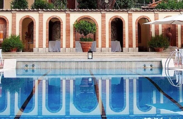 Near Rome: Villa, Pool, Tennis courts, Perfect Family Reunion, or Off-site Meeting
