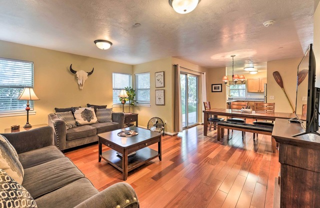 Near Skiing & Hiking: Inviting Retreat in Victor!