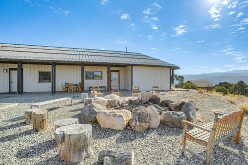 Near Skiing Mtn-View Getaway in Eagle!