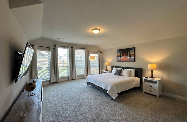 Near Stockyards Home - 3 BR 2 BA
