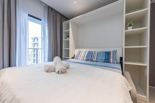 Near Subang Airport DK Impian Balcony Room 1-2 pax